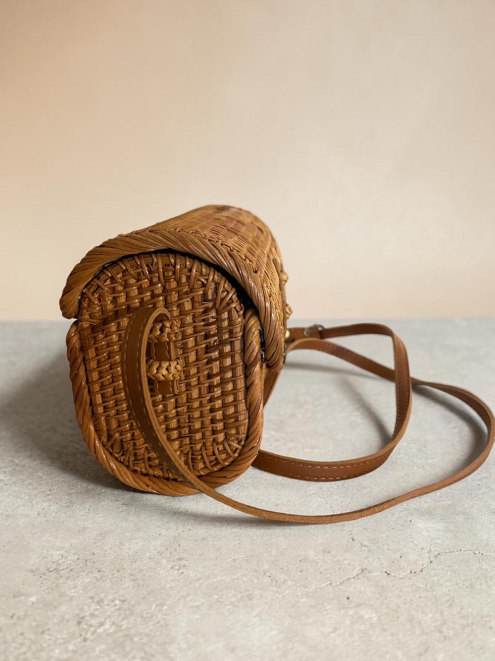 Rectangular Rattan Crossbody Bag - Picture 3 of 5